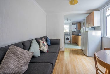 5 bed house, Malefant Street, Cathays, Cardiff, CF244QE - Image 1